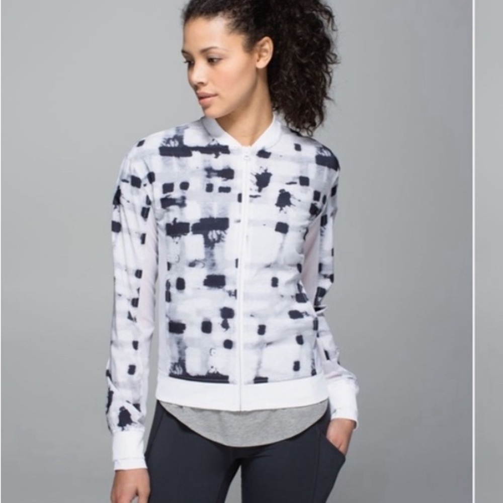 Lululemon‎ Noir Jacket II women’s size 6 Ghost Weave White Black